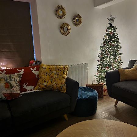Eldon Row - Stylish Character Apartments - Central Location 1 & 2 Bed Available Dolgellau Kültér fotó