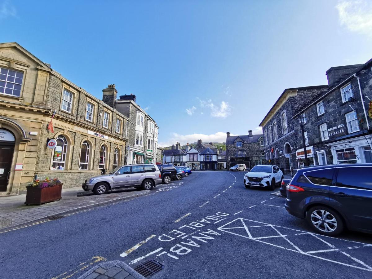 Eldon Row - Stylish Character Apartments - Central Location 1 & 2 Bed Available Dolgellau Kültér fotó
