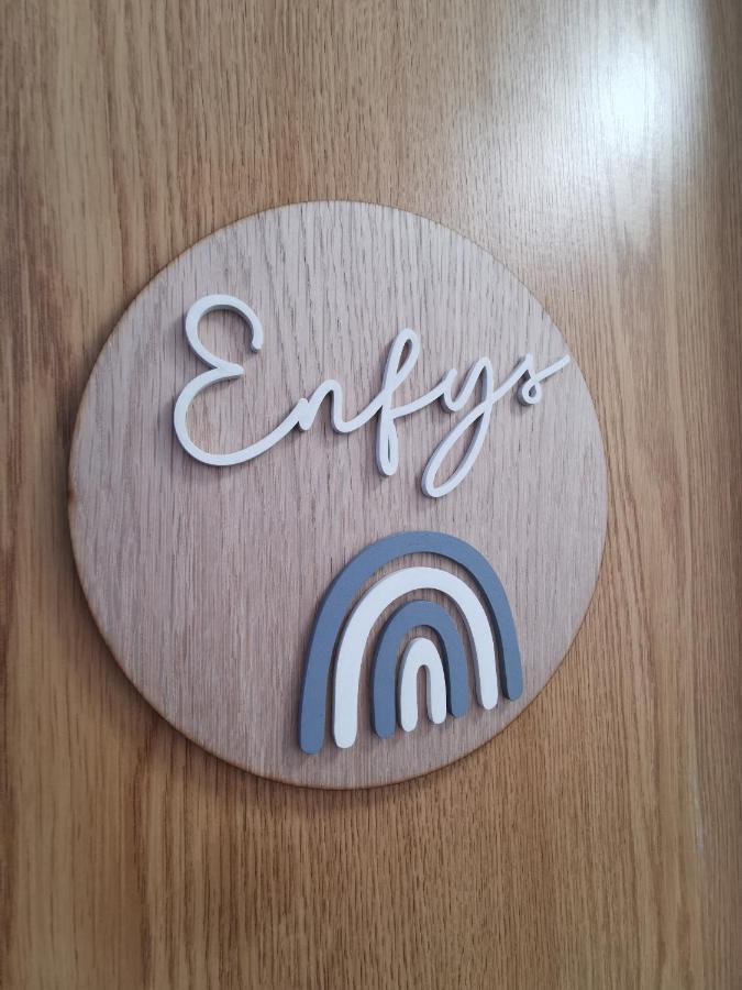 Eldon Row - Stylish Character Apartments - Central Location 1 & 2 Bed Available Dolgellau Kültér fotó
