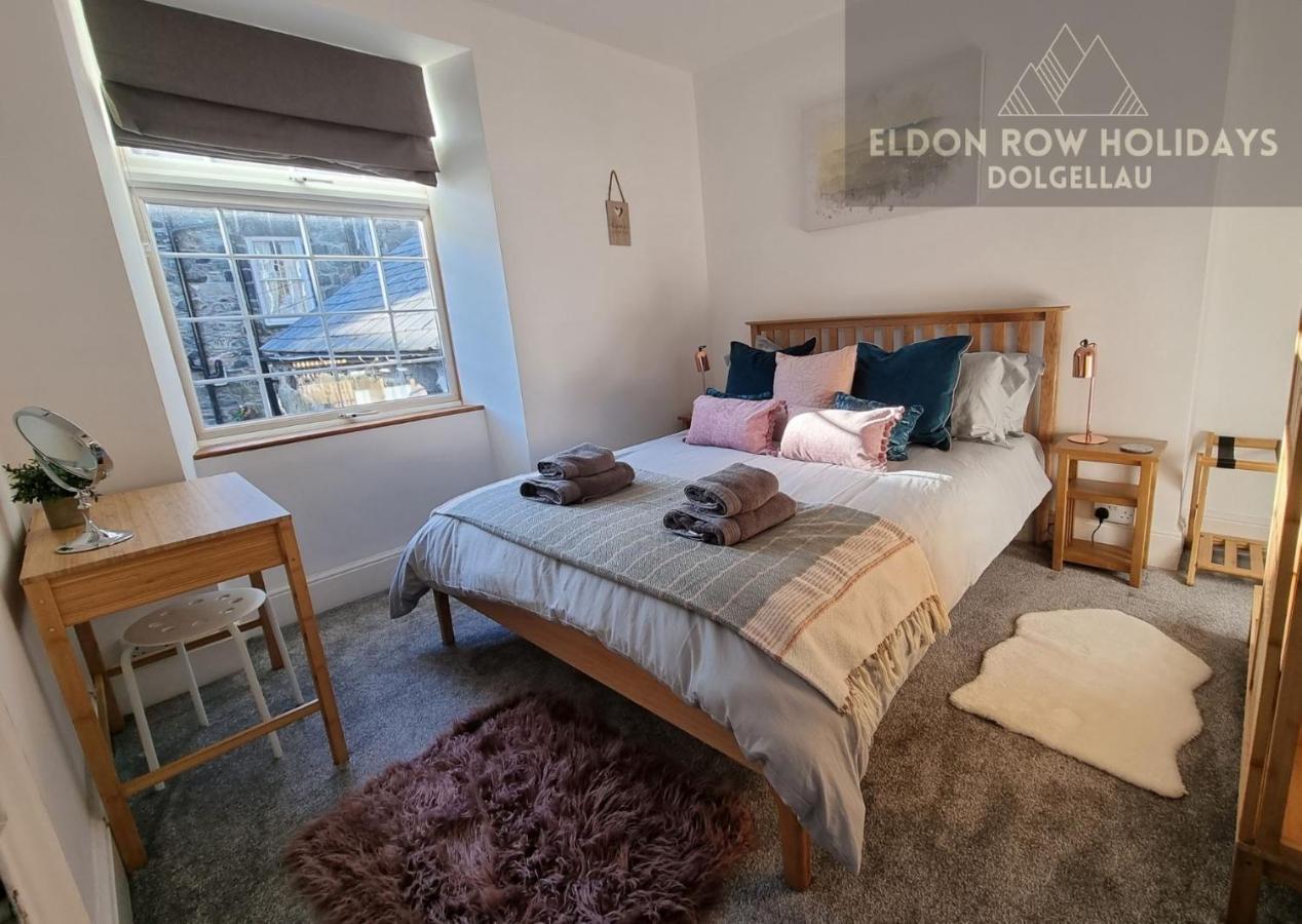 Eldon Row - Stylish Character Apartments - Central Location 1 & 2 Bed Available Dolgellau Kültér fotó