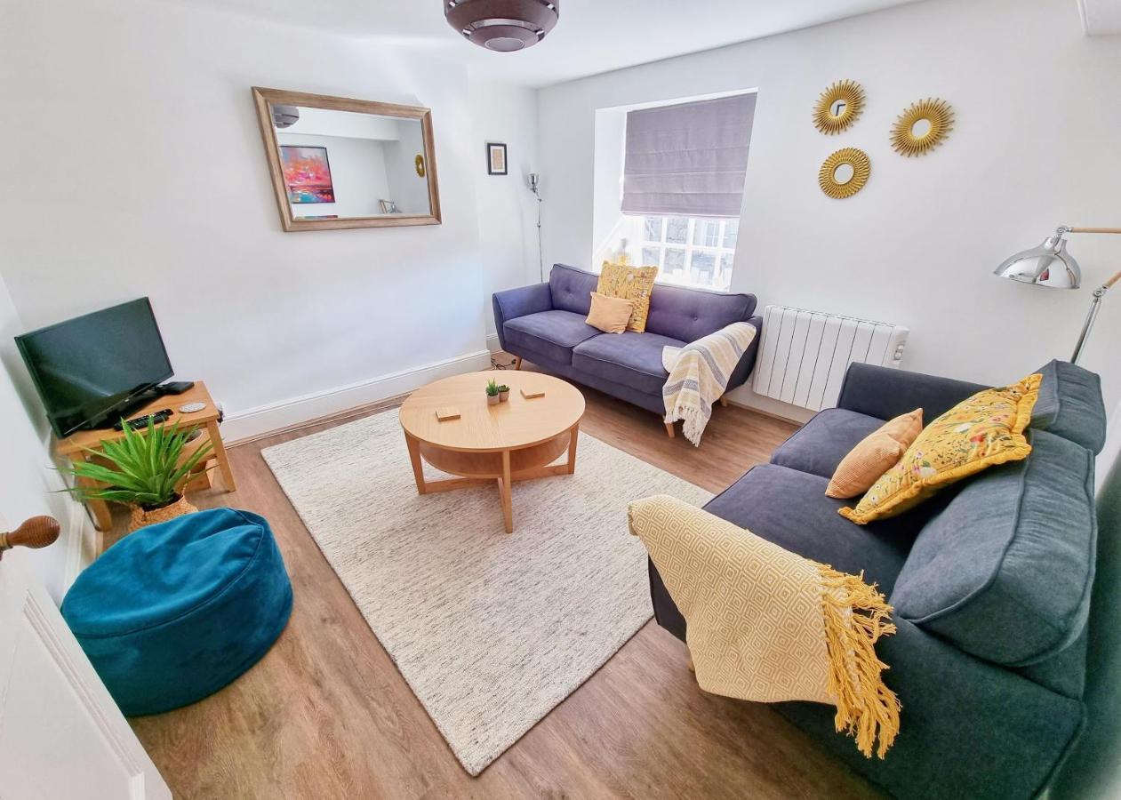 Eldon Row - Stylish Character Apartments - Central Location 1 & 2 Bed Available Dolgellau Kültér fotó