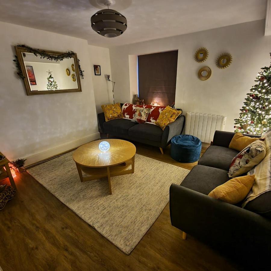 Eldon Row - Stylish Character Apartments - Central Location 1 & 2 Bed Available Dolgellau Kültér fotó